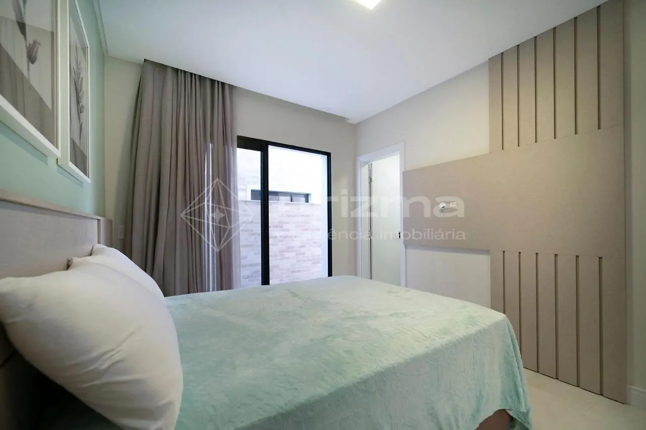 Waldgarten Bombinhas: Beachfront Luxury Condo with Pool & Fitness Center Apartment Bombinhas