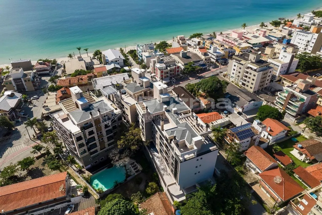 Waldgarten Bombinhas: Beachfront Luxury Condo with Pool & Fitness Center Bombinhas