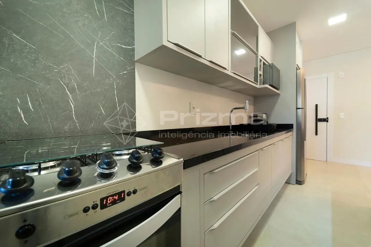 Waldgarten Bombinhas: Beachfront Luxury Condo with Pool & Fitness Center Apartment Bombinhas