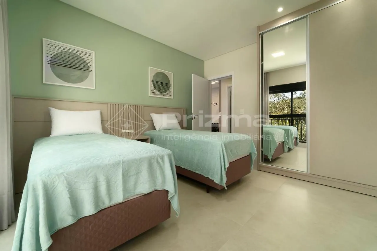 Apartment Waldgarten Bombinhas: Beachfront Luxury Condo with Pool & Fitness Center