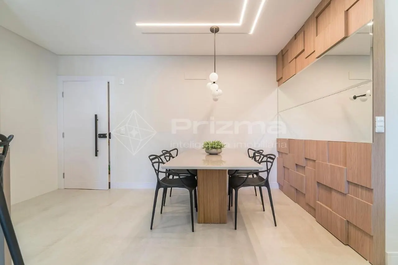 Waldgarten Bombinhas: Beachfront Luxury Condo with Pool & Fitness Center