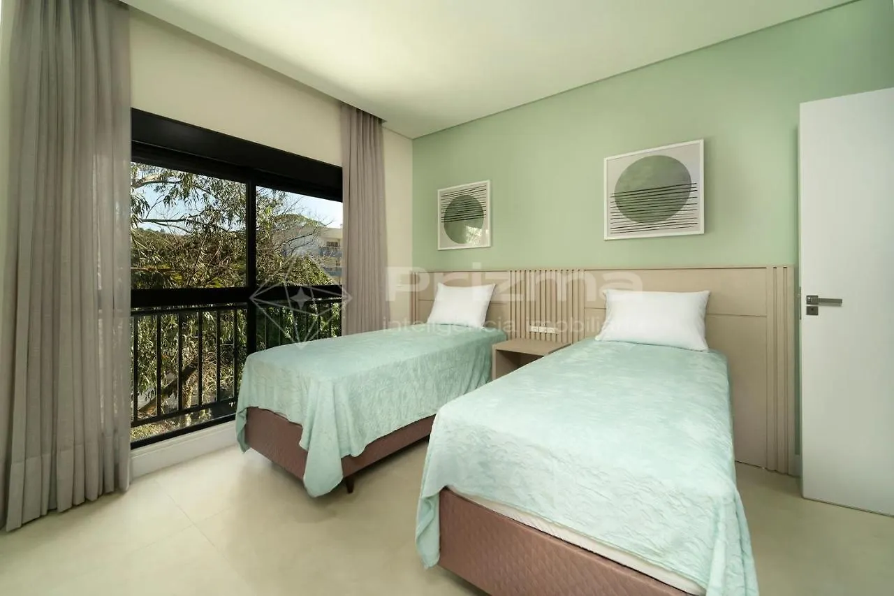 Waldgarten Bombinhas: Beachfront Luxury Condo with Pool & Fitness Center Apartment Bombinhas