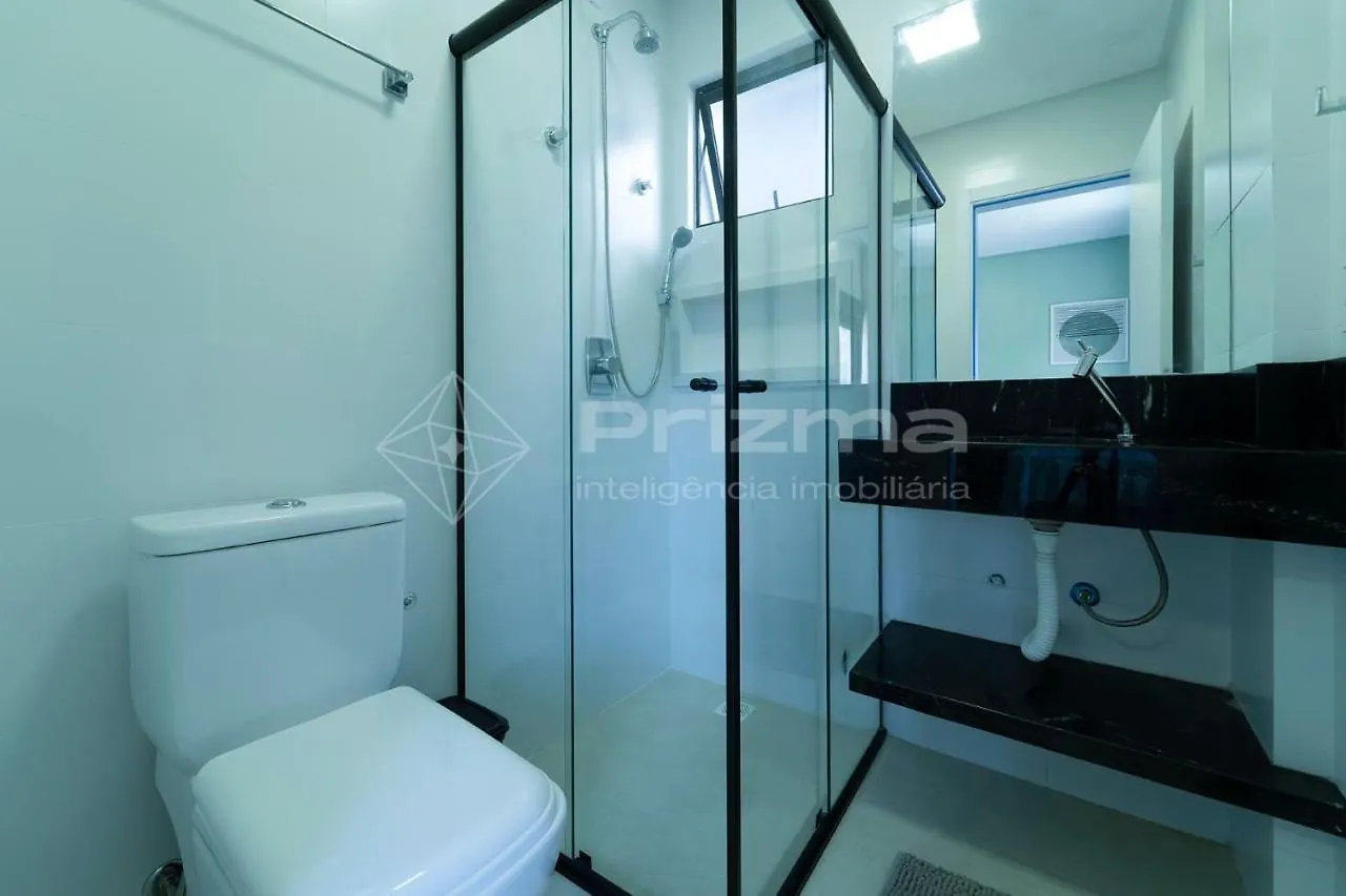 Waldgarten Bombinhas: Beachfront Luxury Condo with Pool & Fitness Center Bombinhas